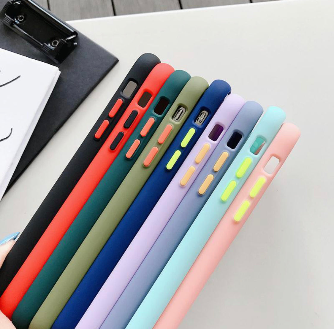 <transcy>COVER CLEAR OPAQUE COLORED EDGE</transcy>