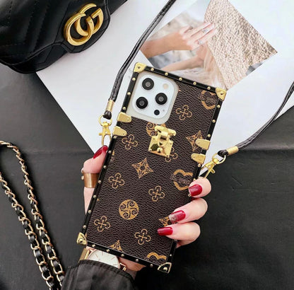 <transcy>LUXURY CASE FOR iPHONE</transcy>